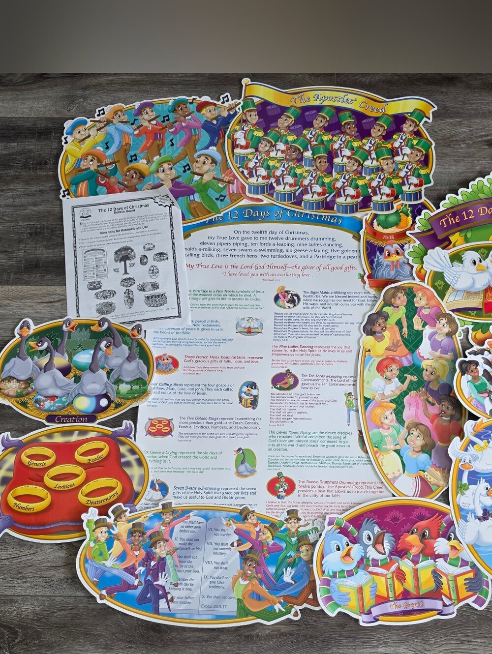 Carson Dellosa The 12 Days of Christmas Bulletin Board Set.